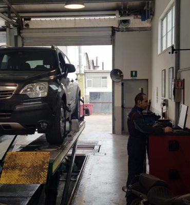 Autofficina CMV – diagnosi elettronica su auto multimarca